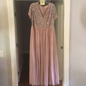 Maya V neck maxi tulle dress